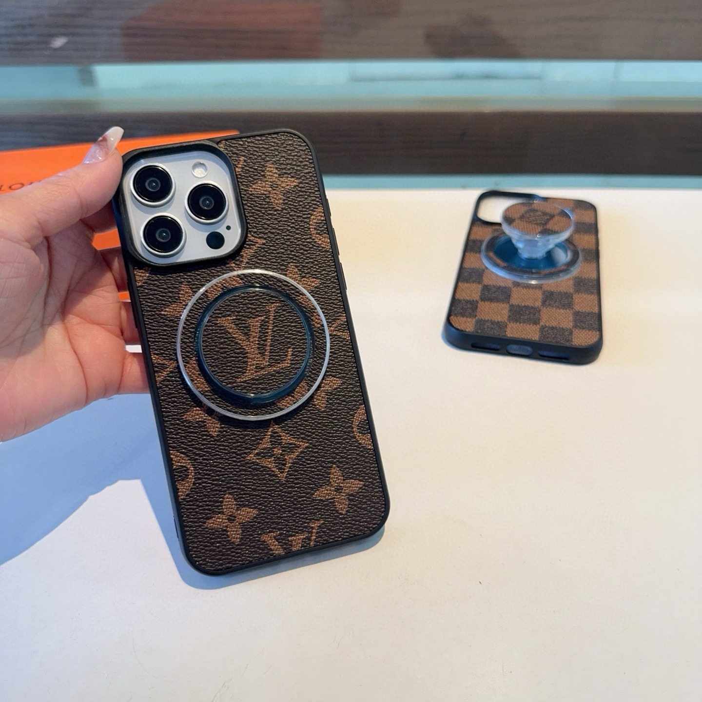 💕✨Lv经典老花手机壳 强磁吸➕logo支架手机壳
型号:为了不出现报错型号,请打开本机查看手机设置显示