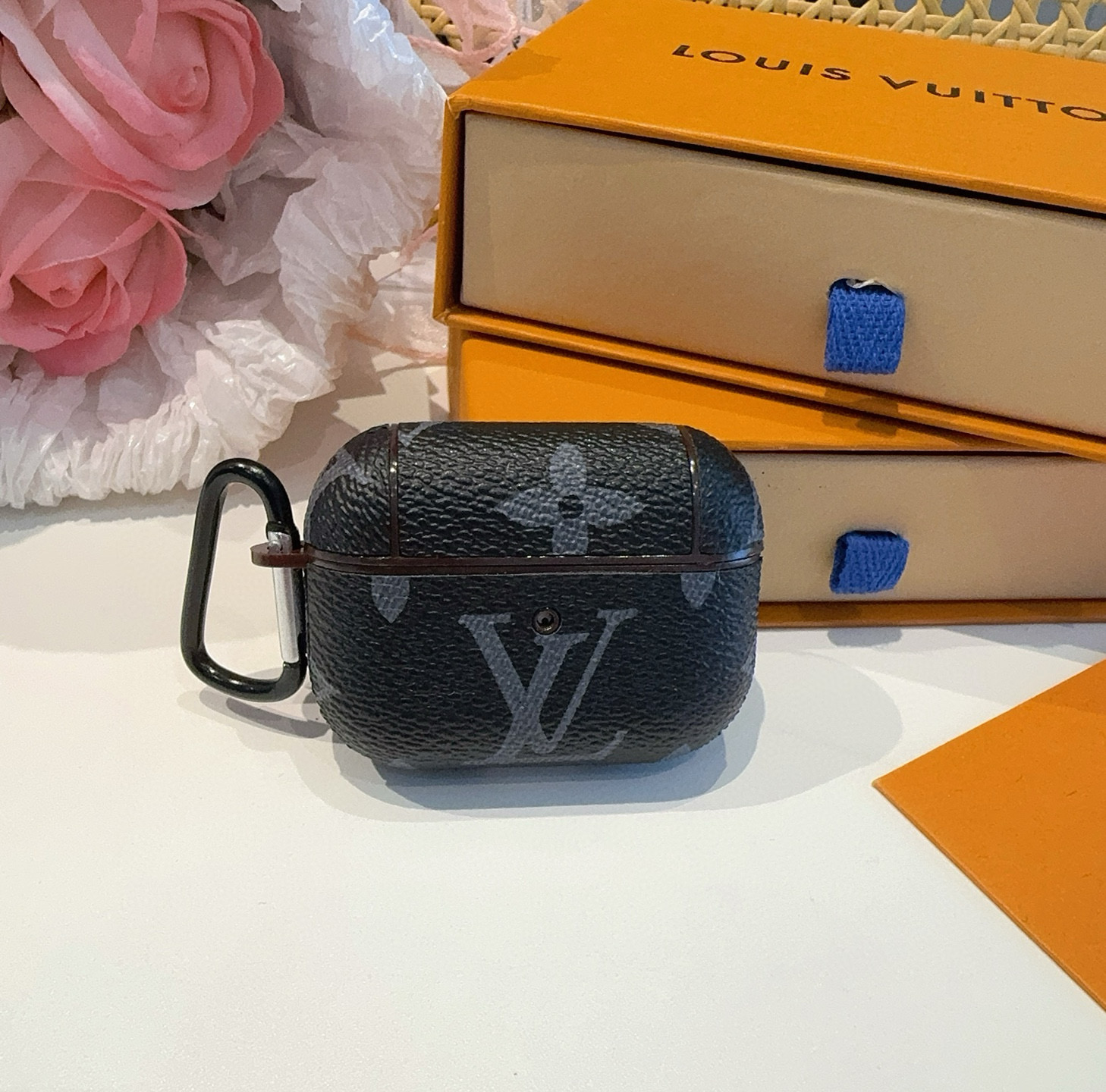  。LV经典老花 33彩 蓝牙耳机壳   3代Pro蓝牙耳机套  配挂钩可挂包包 闪光灯按键
其它型号可