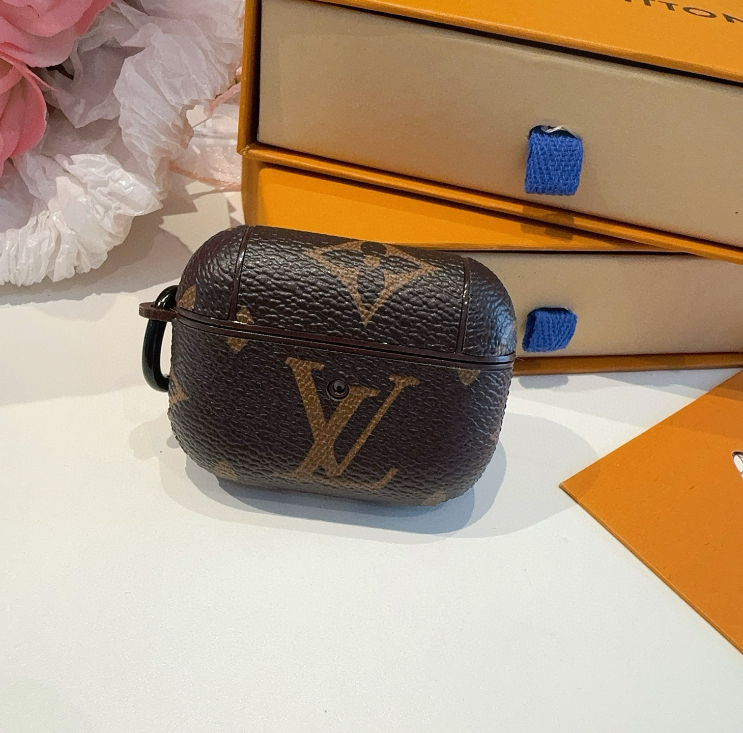  。LV经典老花 33彩 蓝牙耳机壳   3代Pro蓝牙耳机套  配挂钩可挂包包 闪光灯按键
其它型号可