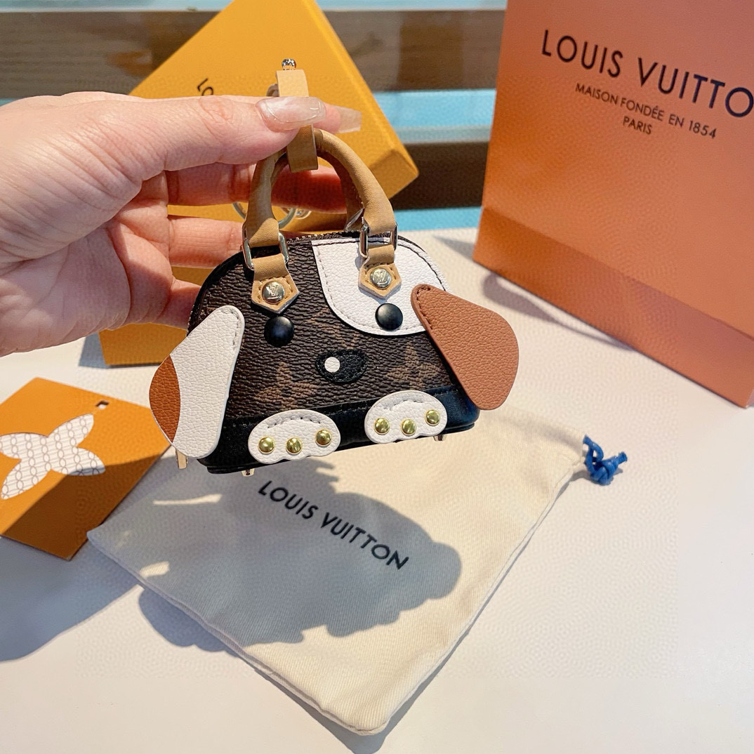 ❗爆款。路易威登LOUIS VUITTON 新款 mini小狗贝壳包  LV包包挂饰，钥匙扣，零钱包，耳