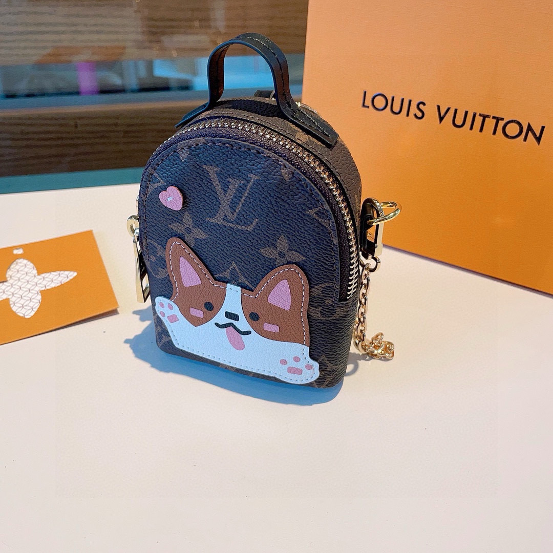 ❗原单货
☀ LOUIS VUITTON 新款卡通链条斜挎小包，mini包包 可装银行卡💄蓝牙耳机…钥匙
