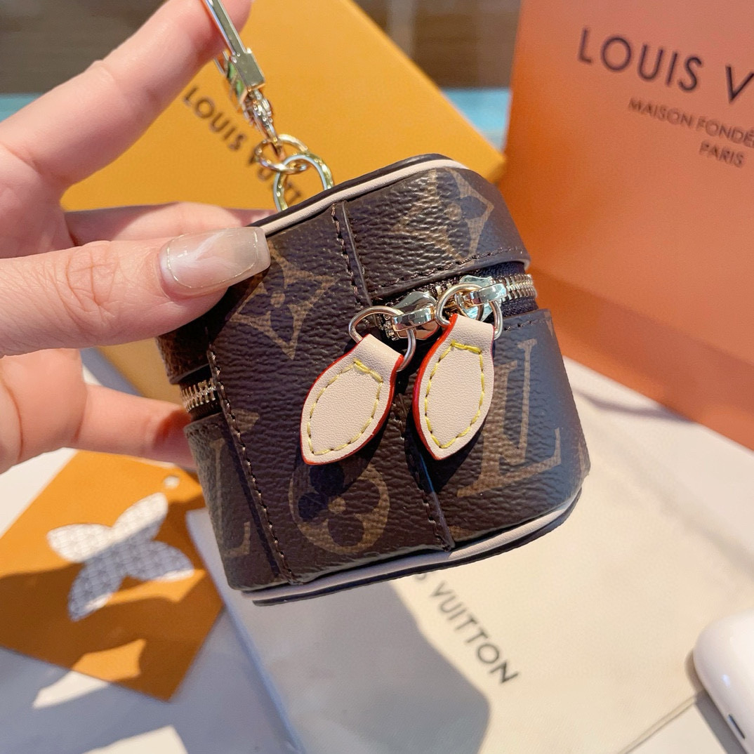  ❗️lv 迷你包包 零钱包钥匙扣耳机包  包包挂件挂饰
可放耳机 卡片 💄零钱等小物件
Vanity 