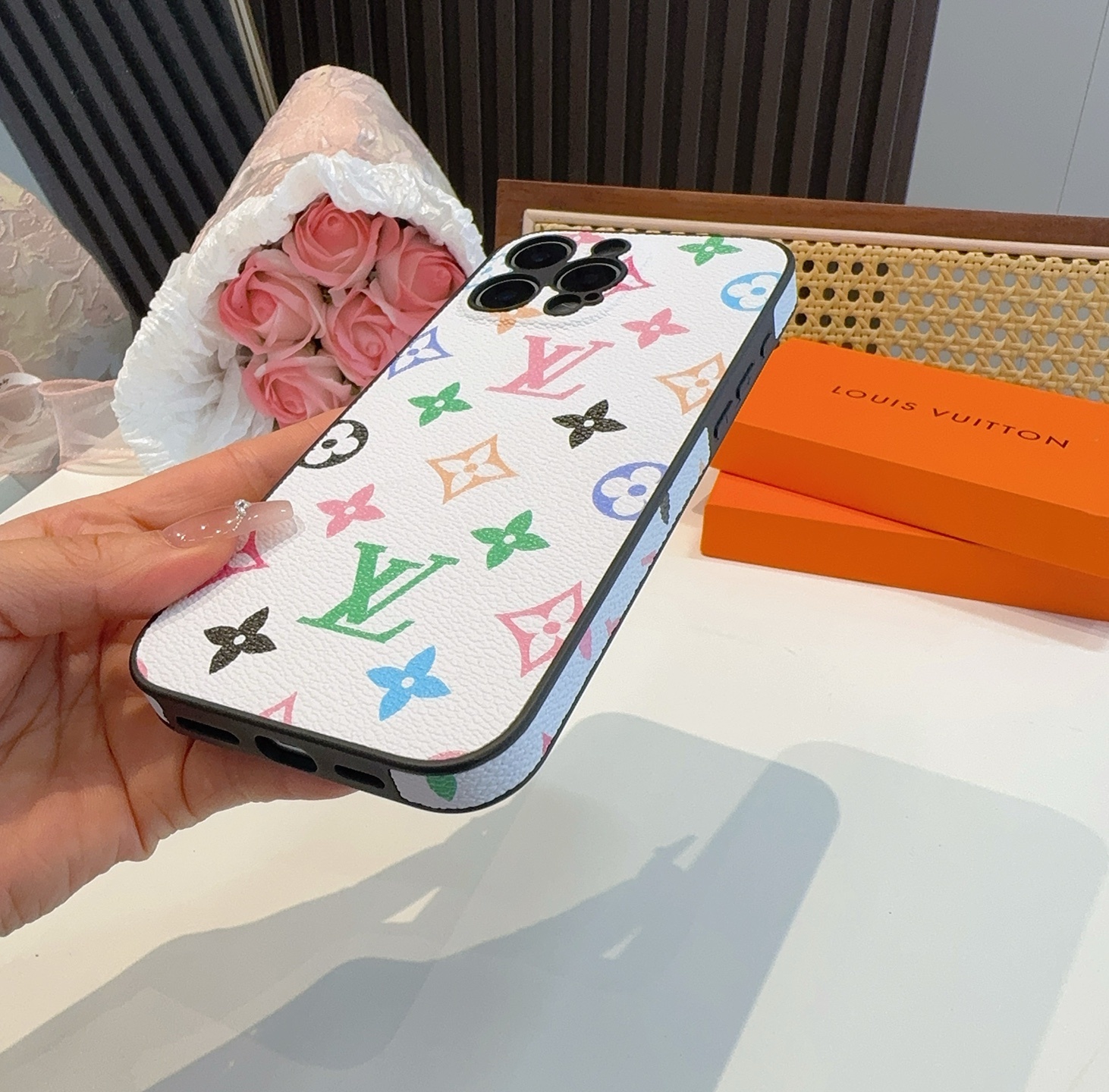 。Lv精孔全包33彩围边皮质手机壳
型号:为了不出现报错型号,请打开本机查看手机设置显示的型号⚠️⚠️