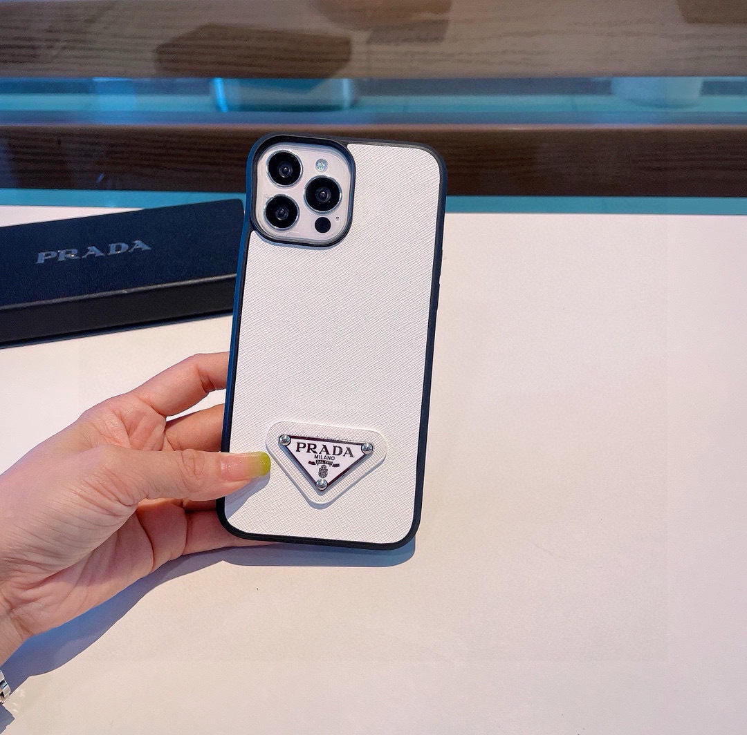 ❄️新款上架💠 普拉达·PRADA官网同款全包手机壳,精准孔位
iPhone16系列更新
型号:为了