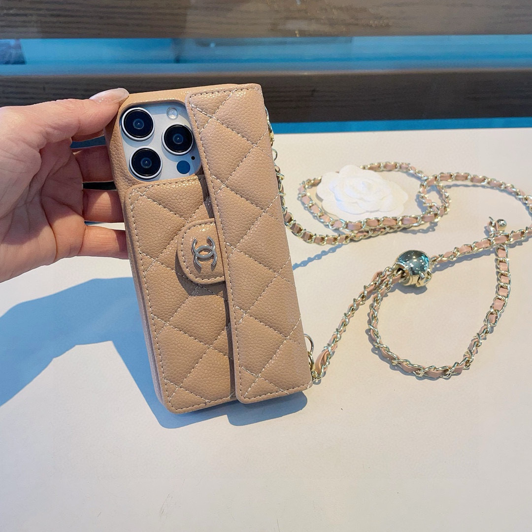 💃CHANEL💠香奈儿火爆时尚圈的手机壳
真香系列 热爆美拉德色系
专柜同款⛓链条双C小金球可调节链