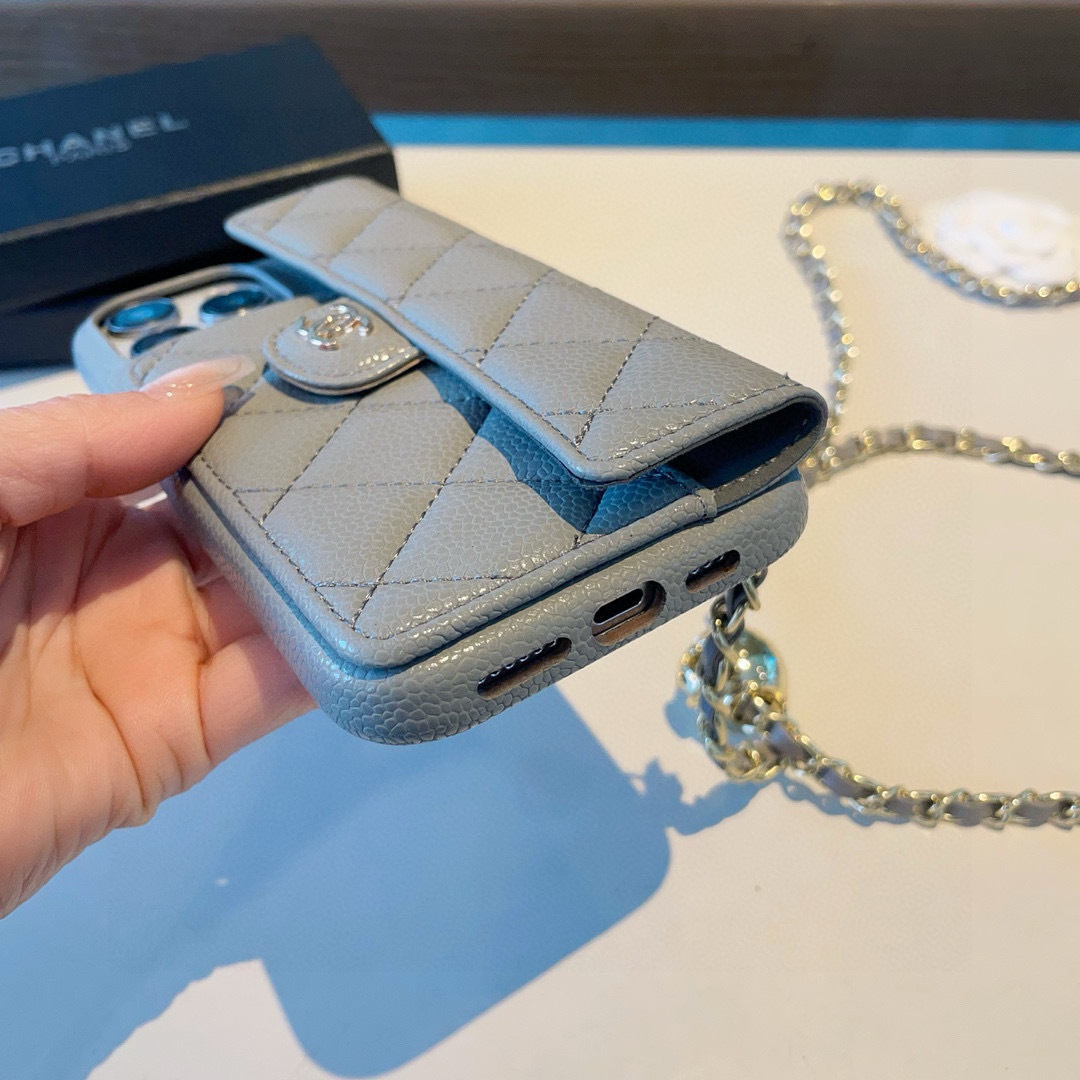 💃CHANEL💠香奈儿火爆时尚圈的手机壳
真香系列 热爆美拉德色系
专柜同款⛓链条双C小金球可调节链