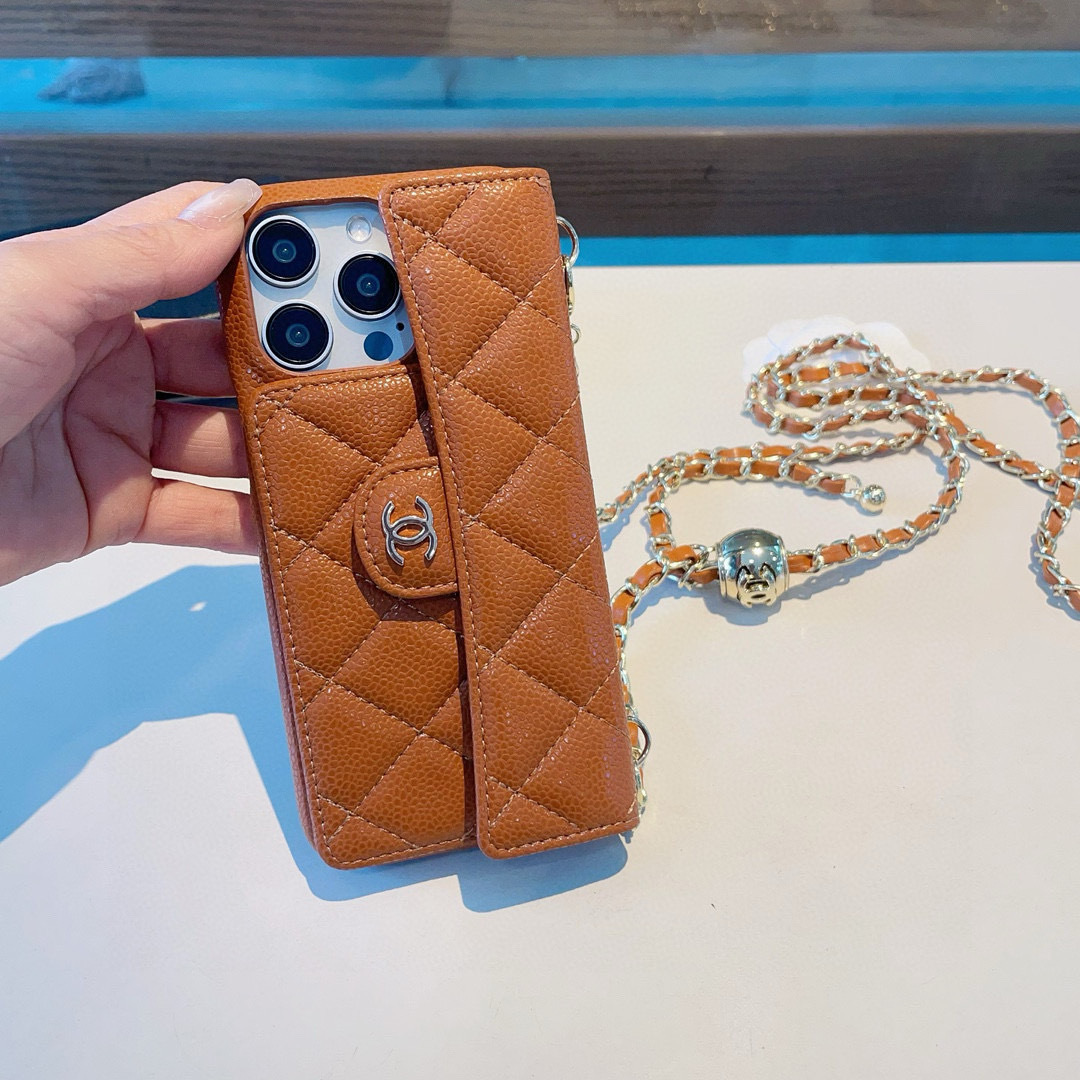💃CHANEL💠香奈儿火爆时尚圈的手机壳
真香系列 热爆美拉德色系
专柜同款⛓链条双C小金球可调节链