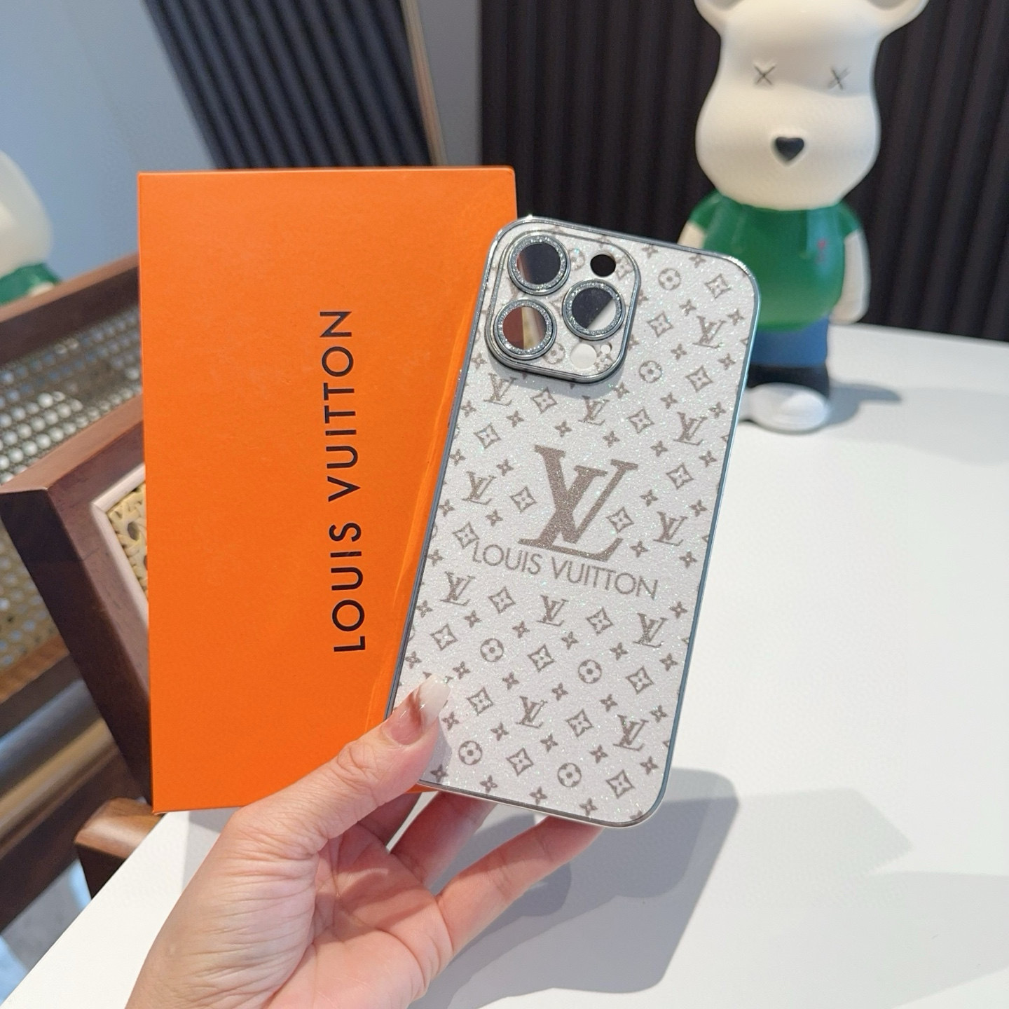 💕新品💕✨LV手机壳 电镀边闪粉镜头膜 全包壳
型号:为了不出现报错型号,请打开本机查看手机设置显示的型
