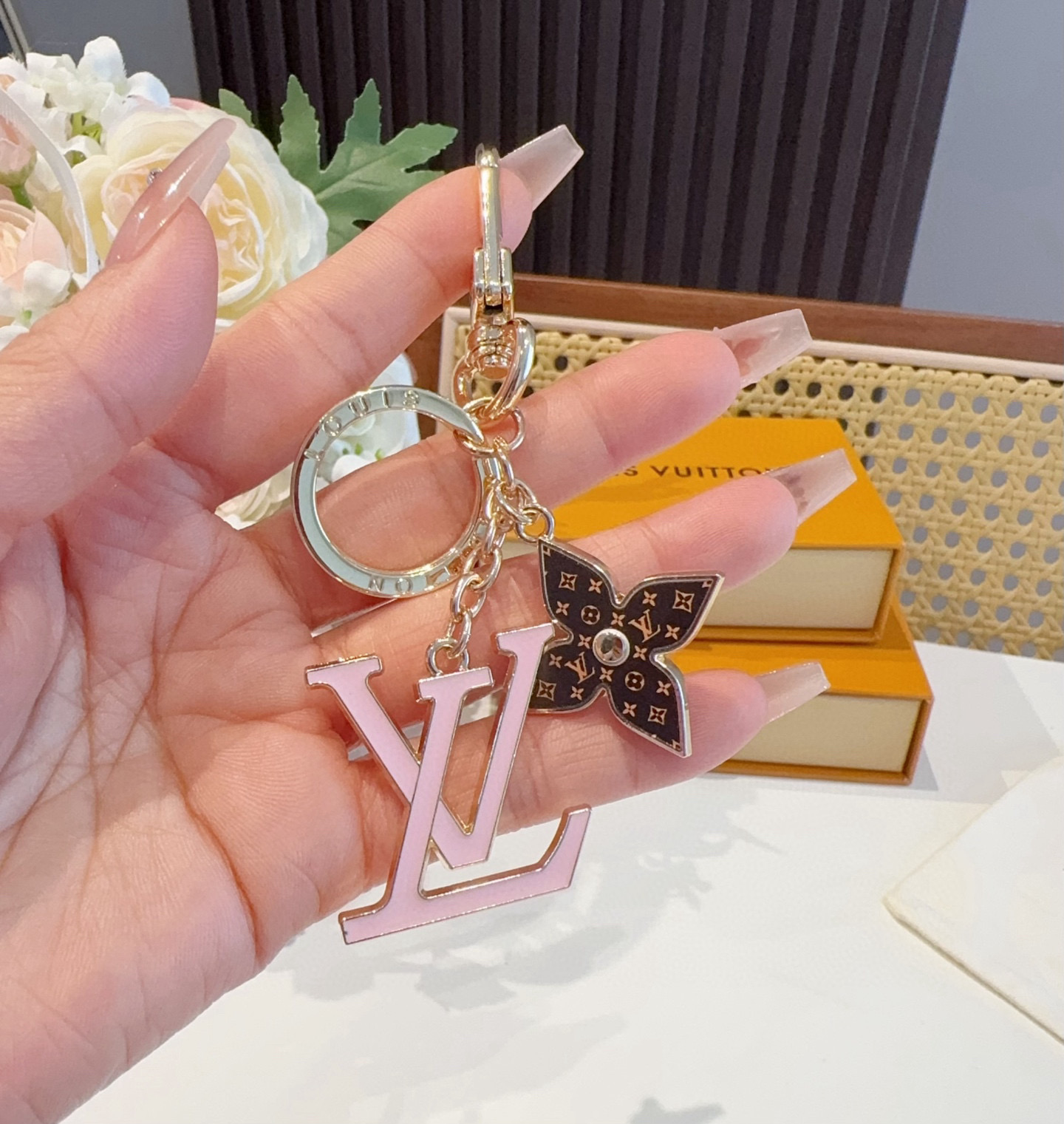  。村上隆三彩系列 白三彩 黑三彩 老花 LV 钥匙扣 SPring Street 包饰与钥匙扣 包包挂