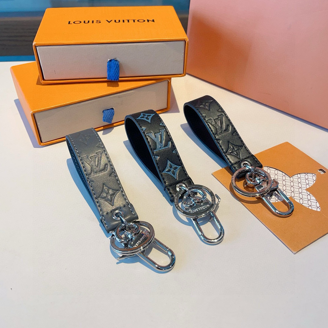  。。LOUIS VUITTON官网款 LV CLOCHES-CLES包饰与钥匙扣。
MONOGRAM 