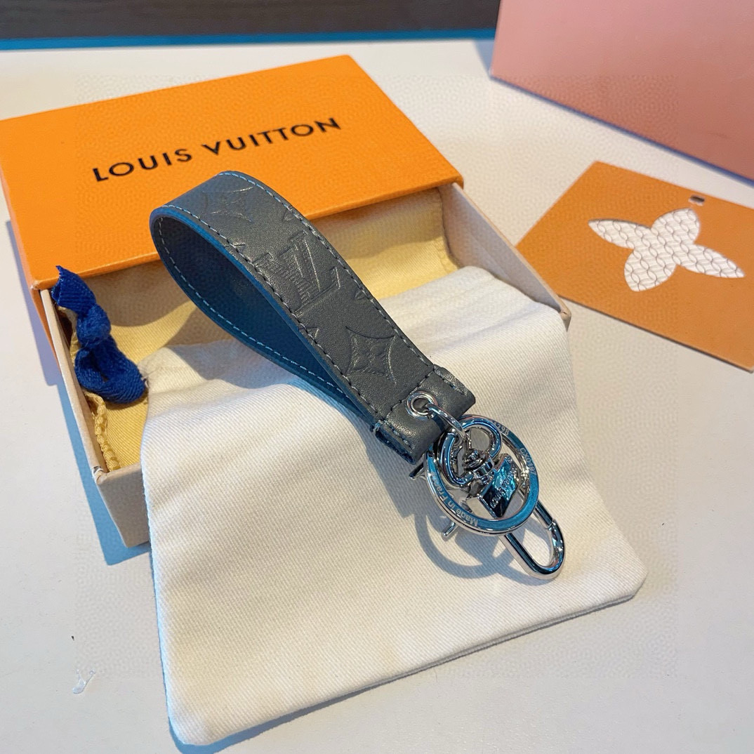  。。LOUIS VUITTON官网款 LV CLOCHES-CLES包饰与钥匙扣。
MONOGRAM 