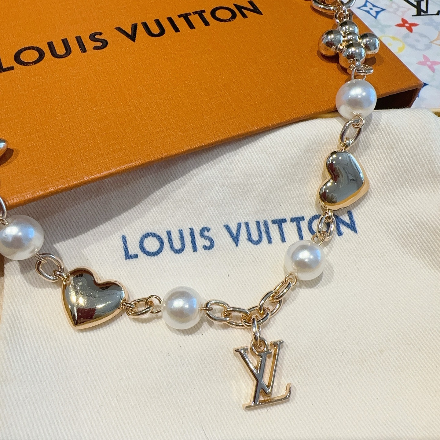   LV钥匙扣 包包挂链 挂件 金色
SPring Street Chain 包饰将 Monogram 