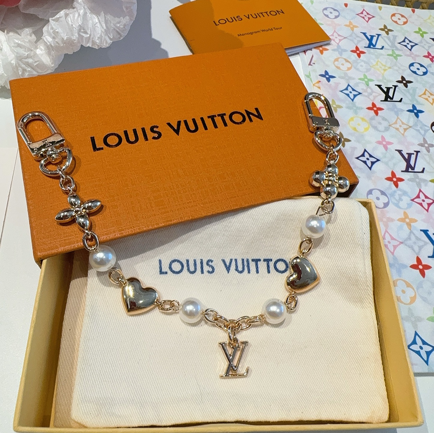  LV钥匙扣 包包挂链 挂件 金色
SPring Street Chain 包饰将 Monogram 