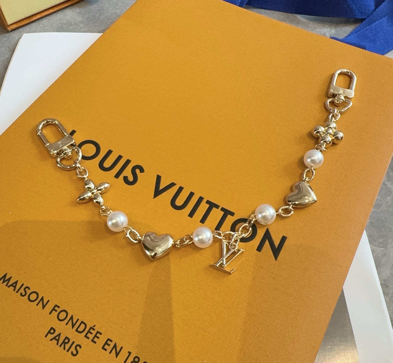   LV钥匙扣 包包挂链 挂件 金色
SPring Street Chain 包饰将 Monogram 