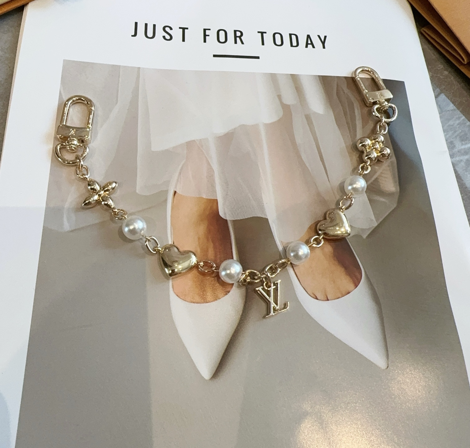   LV钥匙扣 包包挂链 挂件 金色
SPring Street Chain 包饰将 Monogram 