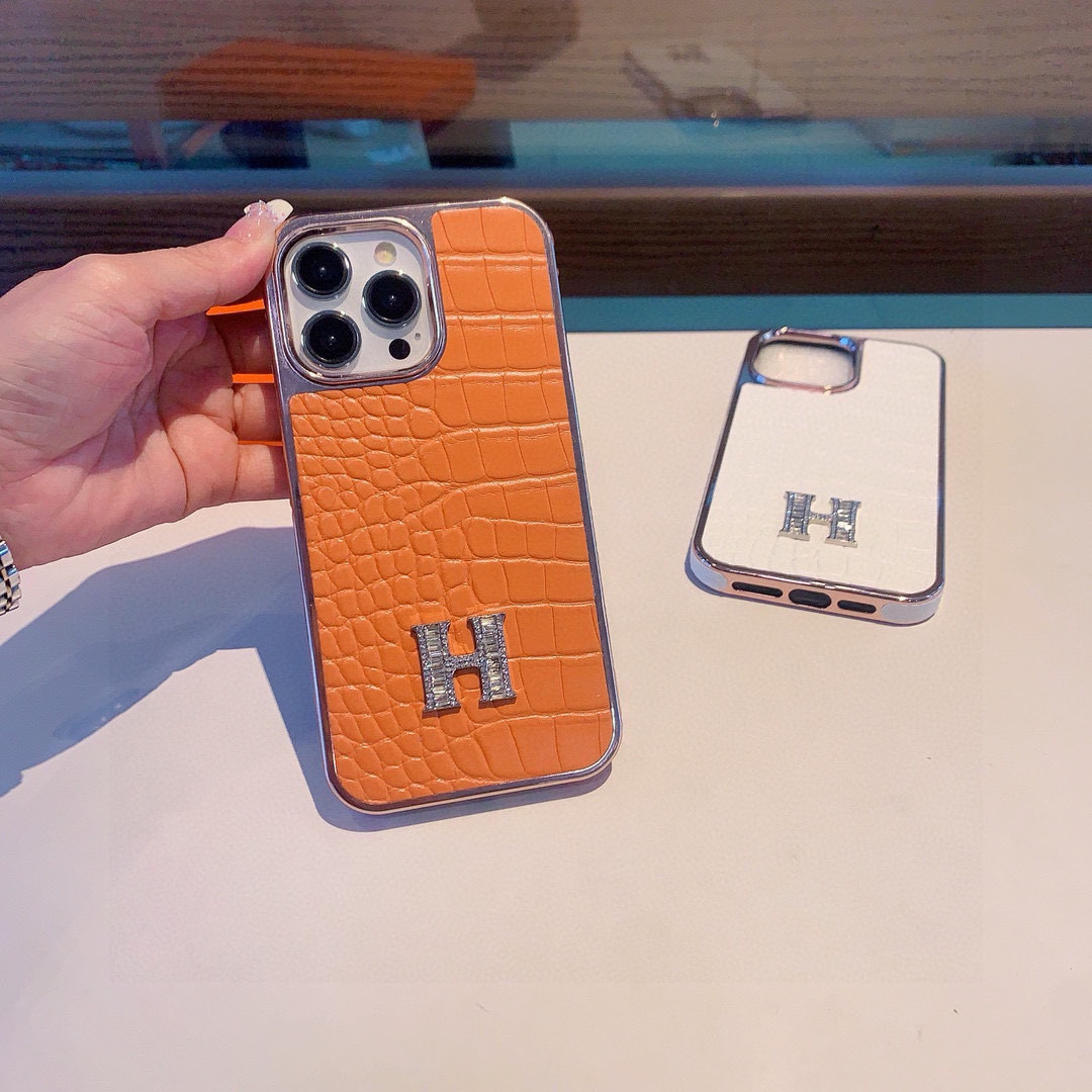 ✨爆款上架✨爱马仕🐎-HERMES鳄鱼纹H手机壳🛍️🛍️全包包边壳
型号:为了不出现报错型号,请打开本