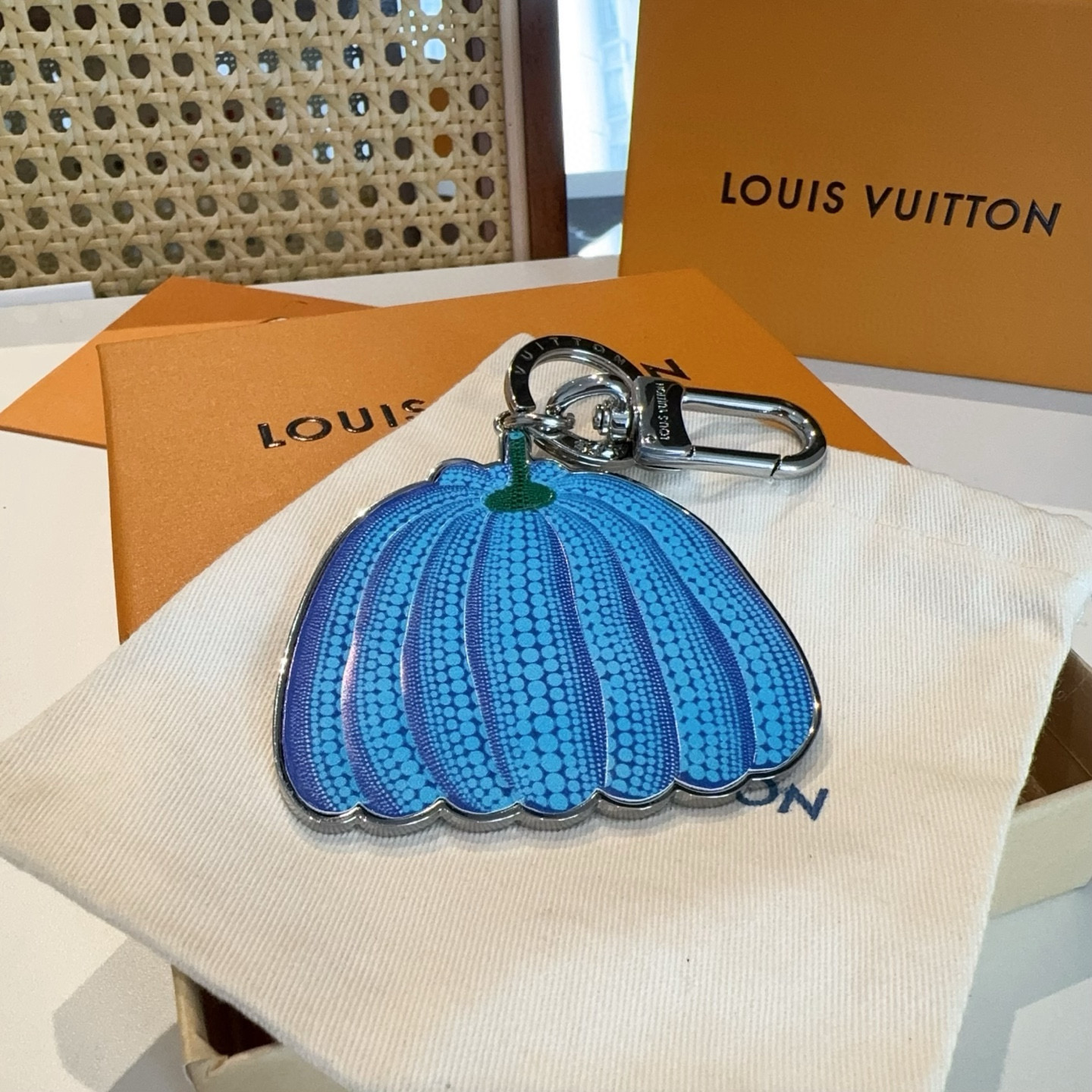  。LV草间弥生南瓜钥匙扣挂件 包包挂饰 Louis Vuitton 路易威登LV&草间弥生南瓜🎃钥匙扣