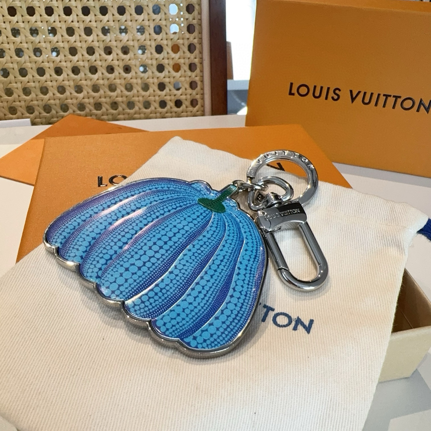  。LV草间弥生南瓜钥匙扣挂件 包包挂饰 Louis Vuitton 路易威登LV&草间弥生南瓜🎃钥匙扣