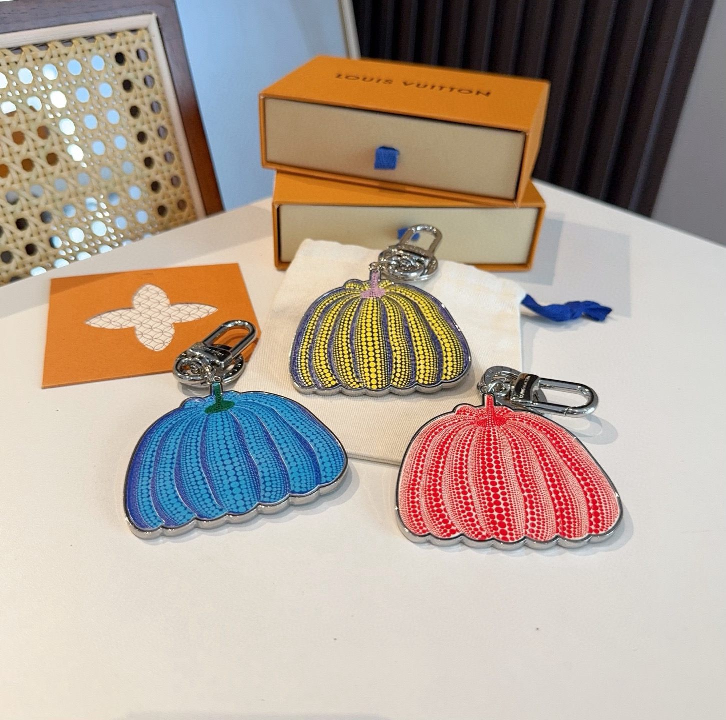  。LV草间弥生南瓜钥匙扣挂件 包包挂饰 Louis Vuitton 路易威登LV&草间弥生南瓜🎃钥匙扣