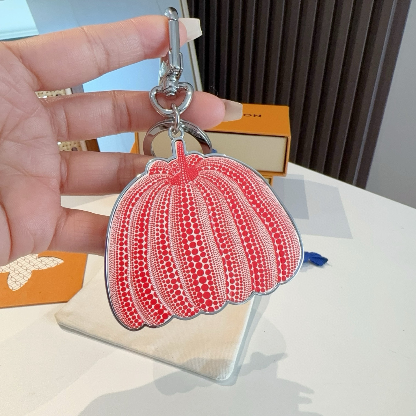  。LV草间弥生南瓜钥匙扣挂件 包包挂饰 Louis Vuitton 路易威登LV&草间弥生南瓜🎃钥匙扣