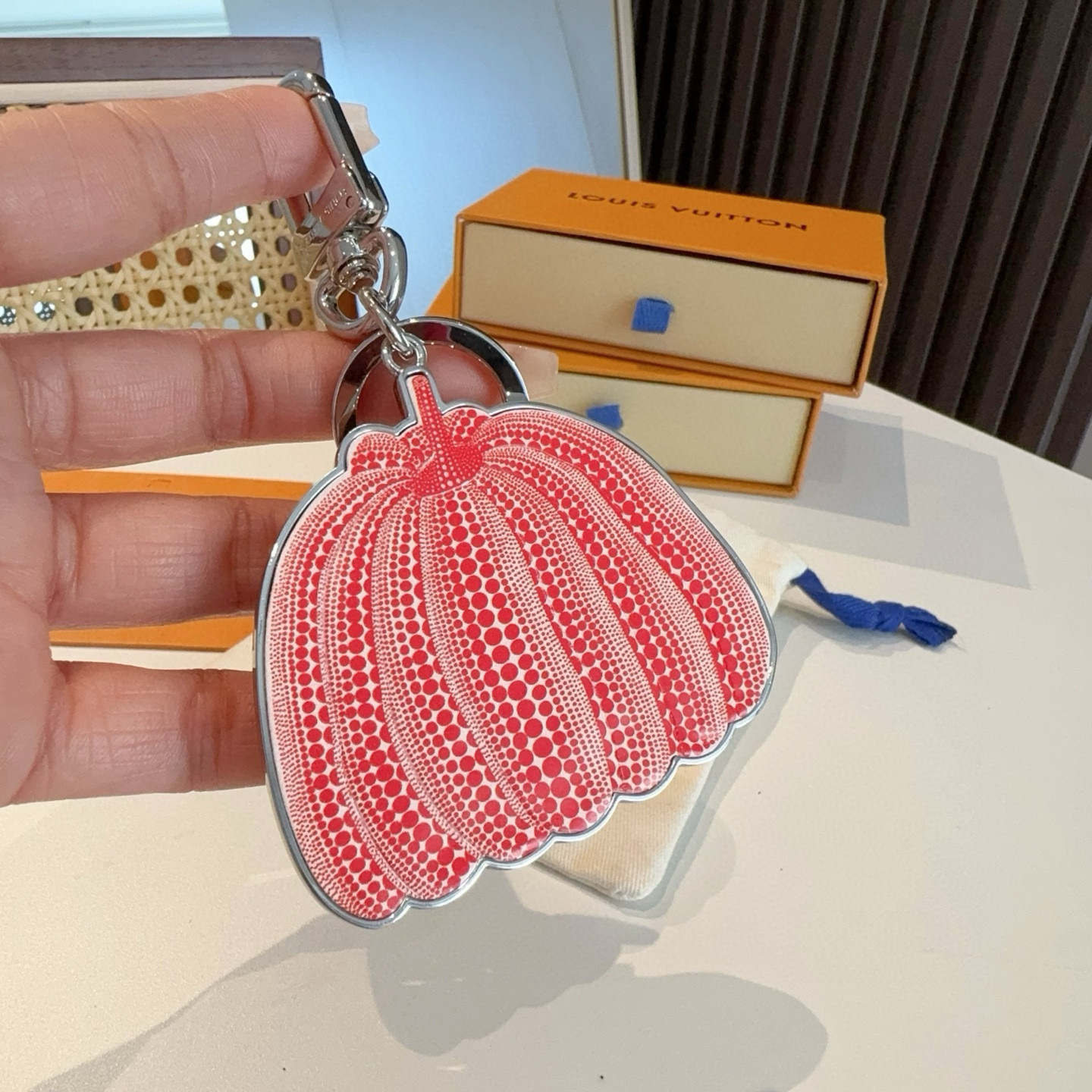 。LV草间弥生南瓜钥匙扣挂件 包包挂饰 Louis Vuitton 路易威登LV&草间弥生南瓜🎃钥匙扣