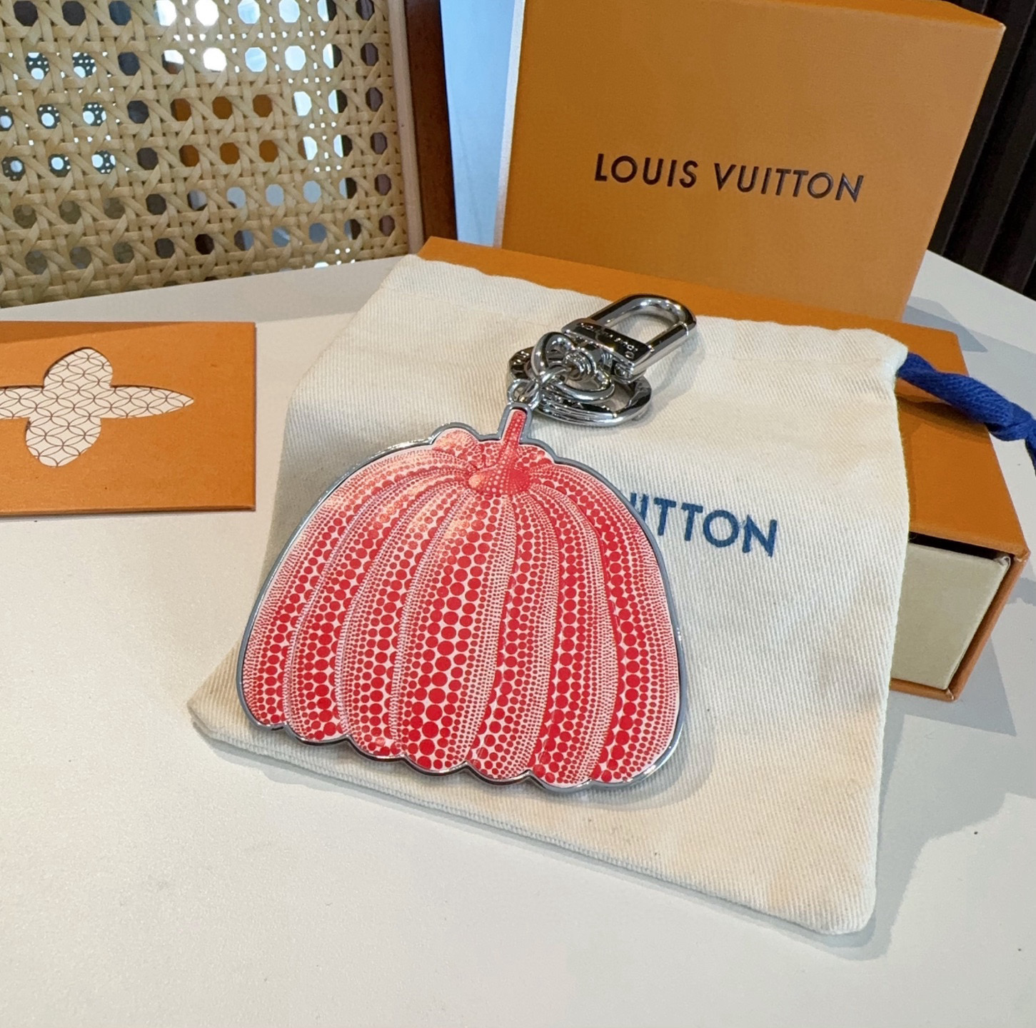  。LV草间弥生南瓜钥匙扣挂件 包包挂饰 Louis Vuitton 路易威登LV&草间弥生南瓜🎃钥匙扣