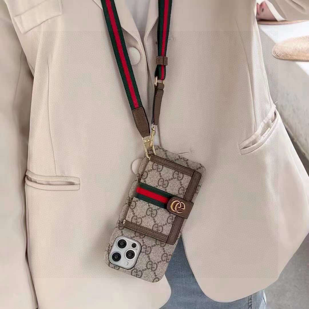 ✨古驰零钱包系列手机壳，官网同步发售，Gucci织带斜挎卡包手机壳，织带可调节可拆卸，多卡位钱包，精致时