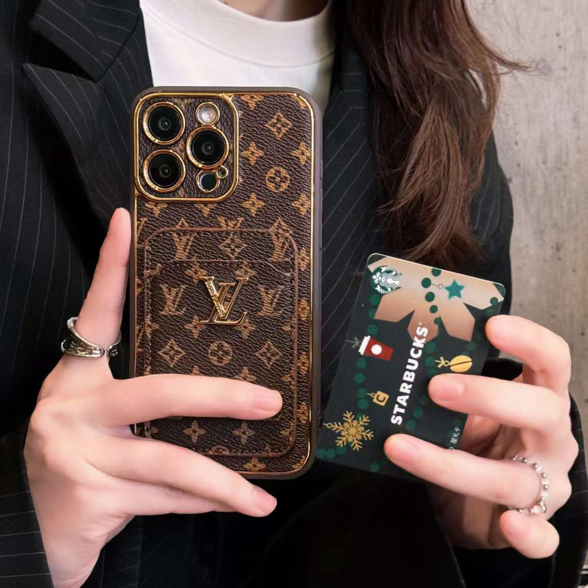 。LV卡包手机壳 肤感二合一电镀老花插卡手机壳
型号:为了不出现报错型号,请打开本机查看手机设置显示的