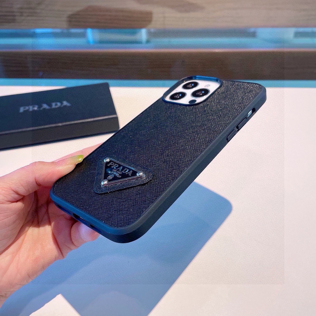 ❄️新款上架💠 普拉达·PRADA官网同款全包手机壳，精准孔位 
iPhone16系列更新 
型号：为了