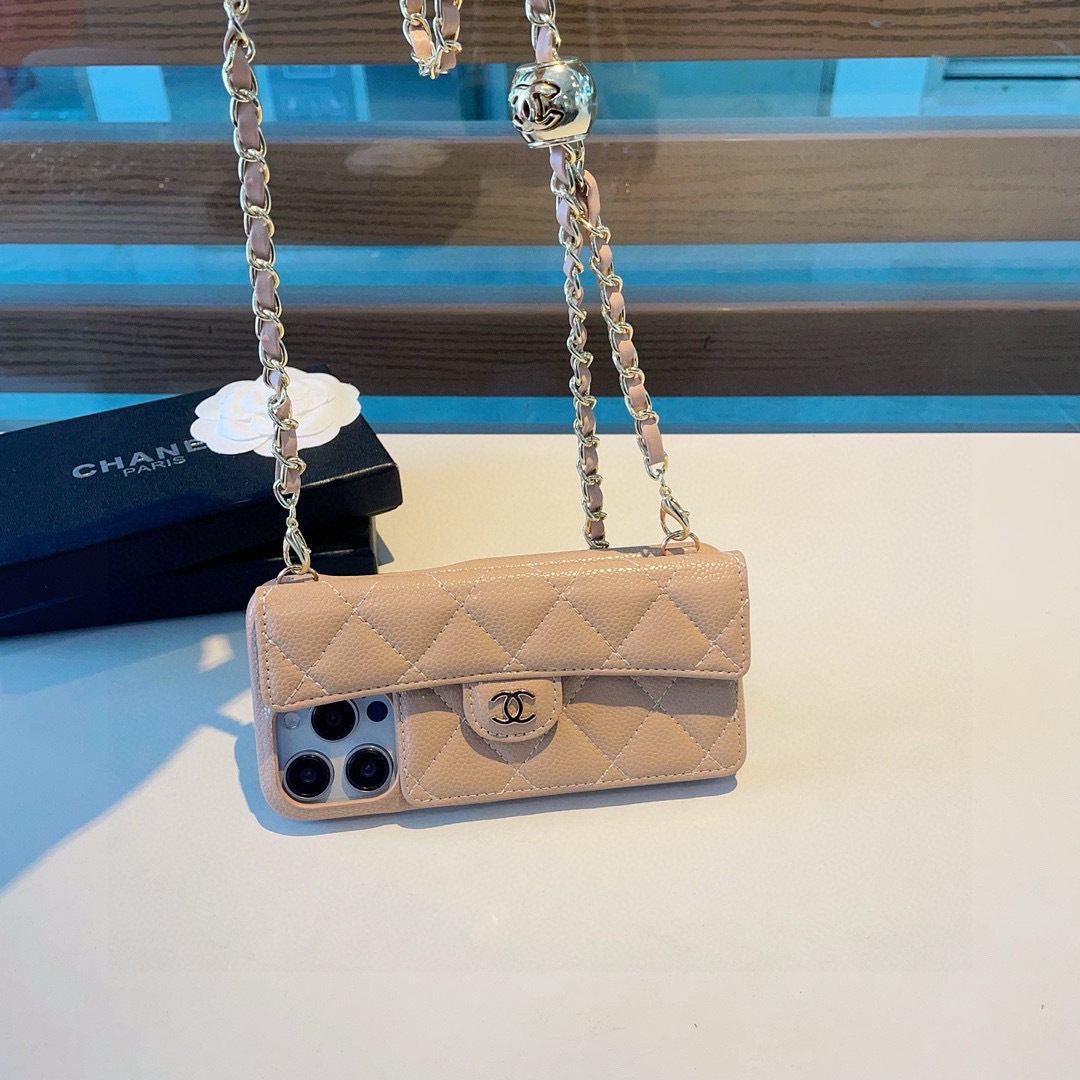 💃CHANEL💠香奈儿火爆时尚圈的手机壳
真香系列 热爆美拉德色系
专柜同款⛓链条双C小金球可调节链