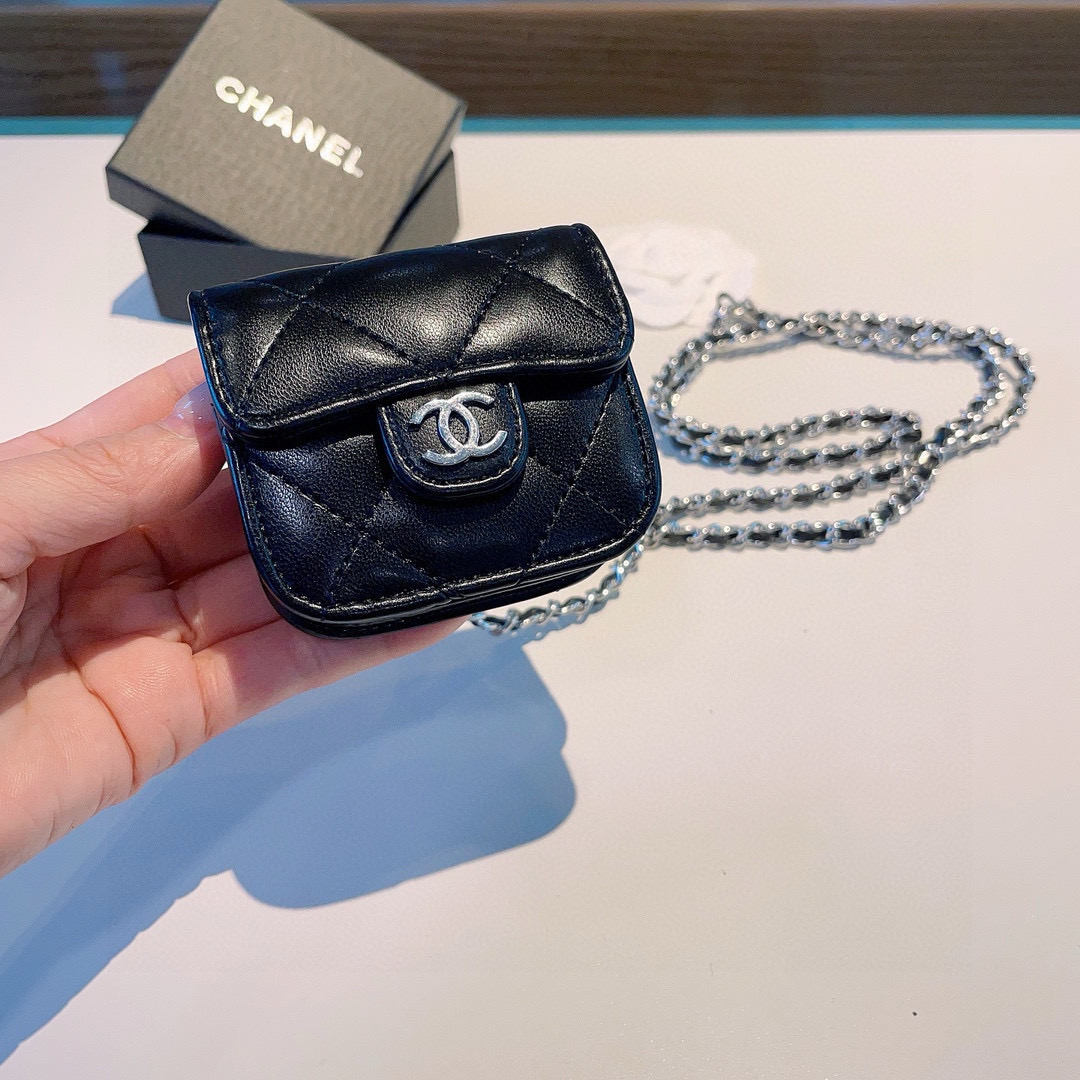 ❤️香奈儿CHANEL经典菱格通用耳机包💥官网11耳机包 
时尚迷你包包，链条⛓️挂绳可拆卸，蓝牙耳机包