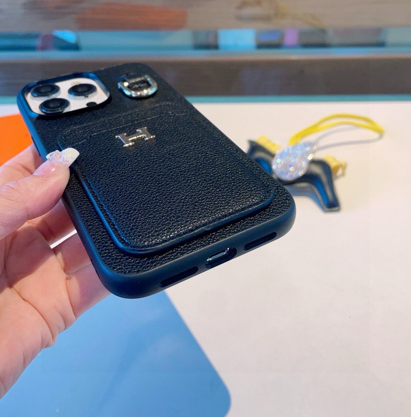 Hermès Style 2-in-1 Card Holder Phone Case for iPhone - Stylish & Functional 6 i1749989737612 2800 0 4