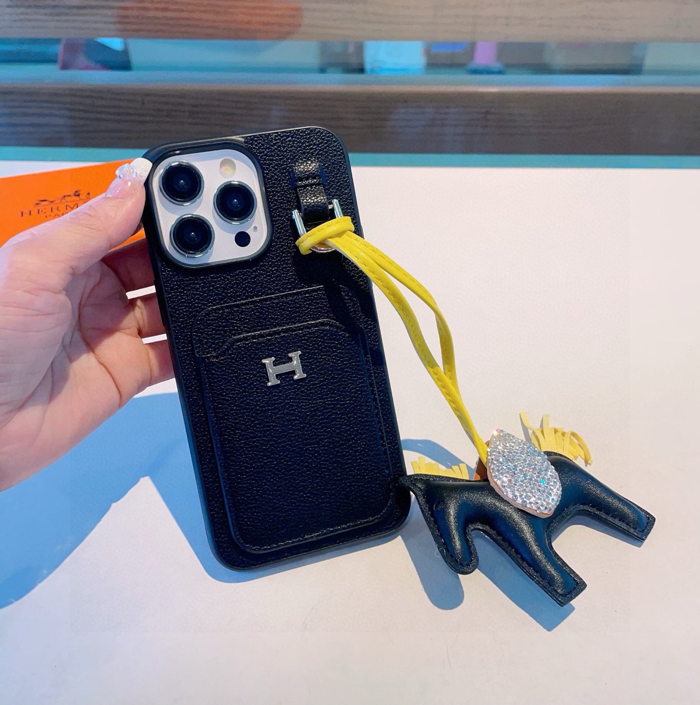 Hermès Style 2-in-1 Card Holder Phone Case for iPhone - Stylish & Functional 3 i1749989738389 7759 0 1