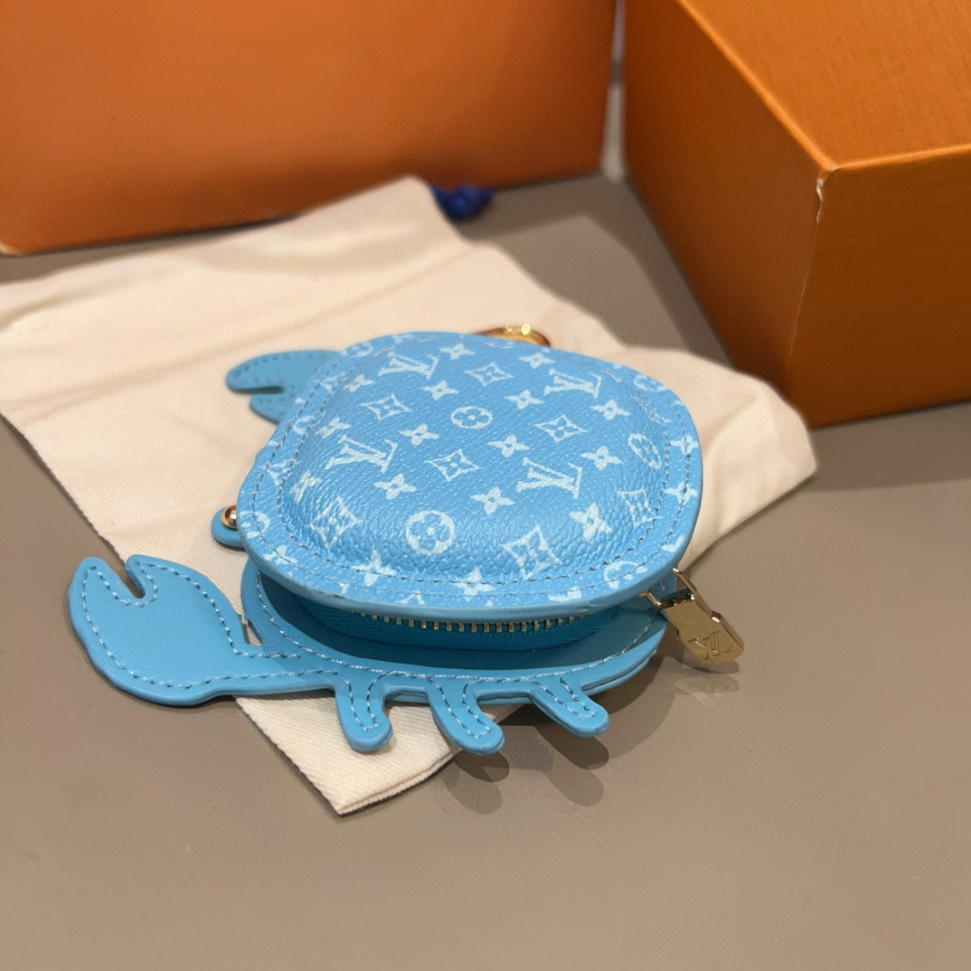  🆕官网新品 热卖Louis Vuitton 路易威登lv 小螃蟹耳机包钥匙扣挂件挂饰 Lv钥匙包蓝牙耳