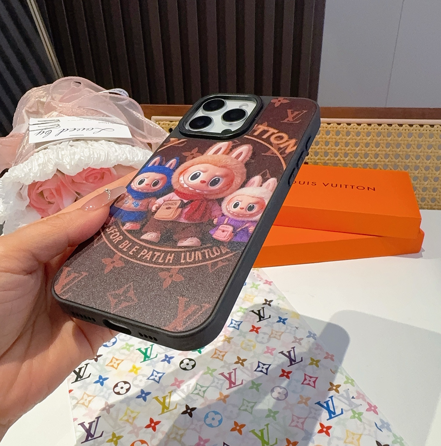  🆕Lv二合一贴皮全包手机壳 拉布布3D图案
型号：为了不出现报错型号，请打开本机查看手机设置显示的型号