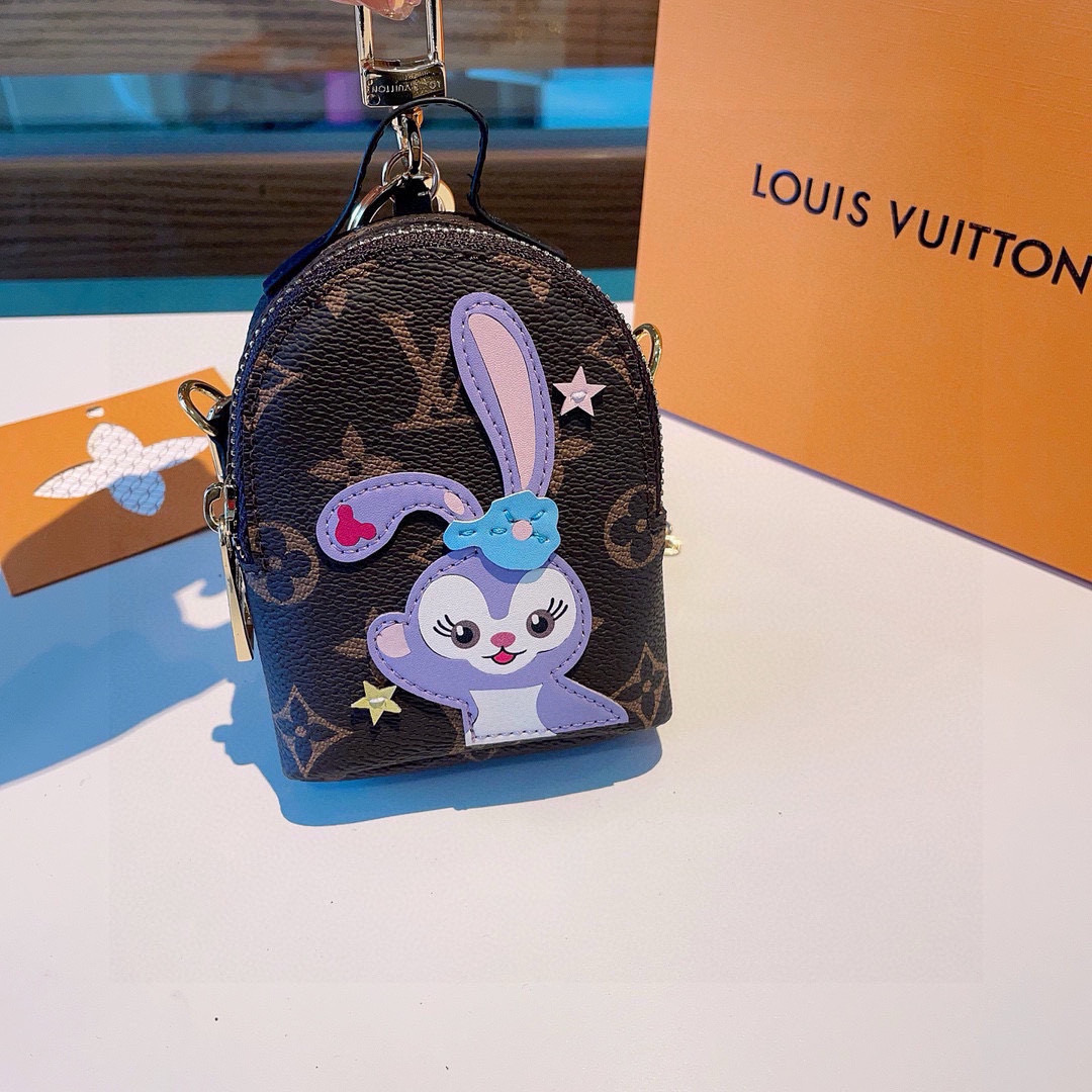 ❗原单货
☀ LOUIS VUITTON 新款卡通链条斜挎小包，mini包包 可装银行卡💄蓝牙耳机…钥匙