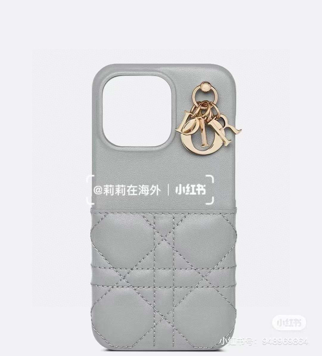 🆕Dior迪奥手机壳 戴妃格五金吊坠🎁官网11 同步更新。大牌原创设计
型号：为了不出现报错型号，请打开