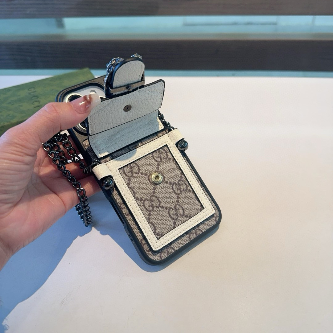 。。蛇🐍年爆款 Gucci古驰贴皮酒神系列蛇头卡包手机壳 斜挎手机壳
型号:为了不出现报错型号,请打开