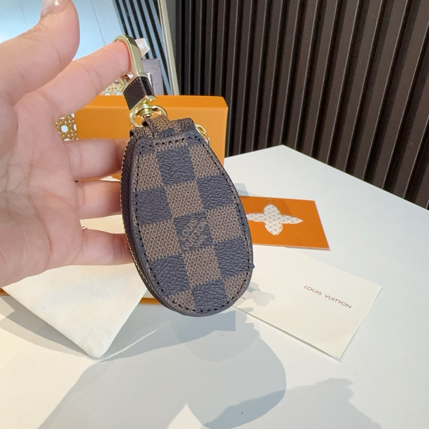  。LV经典老花钥匙包，车钥匙包 挂件配饰