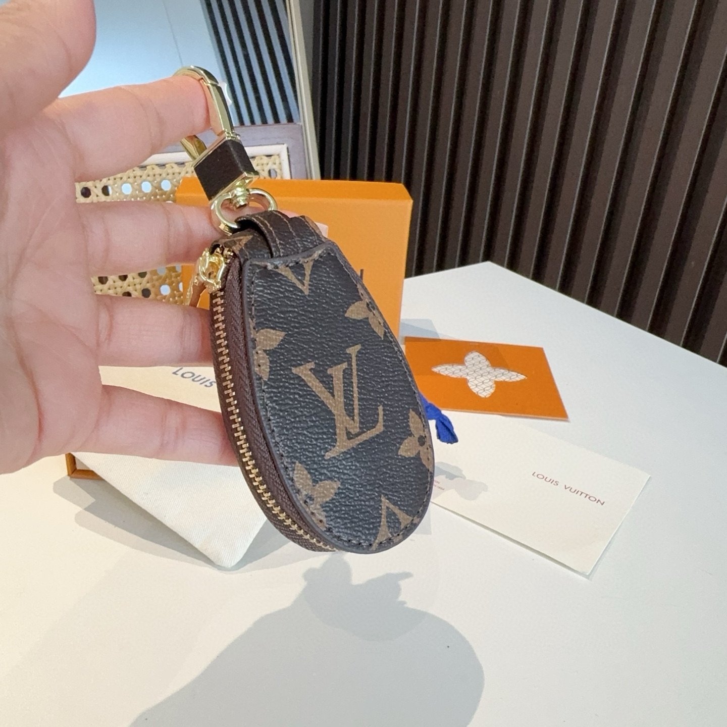  。LV经典老花钥匙包，车钥匙包 挂件配饰