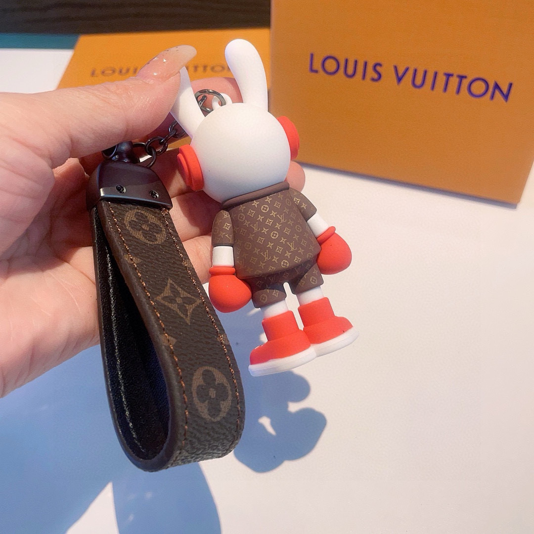  。LV兔子公仔钥匙扣  可拆卸当汽车摆件，网红爆款 高档装饰挂件  高版本出货 配包装