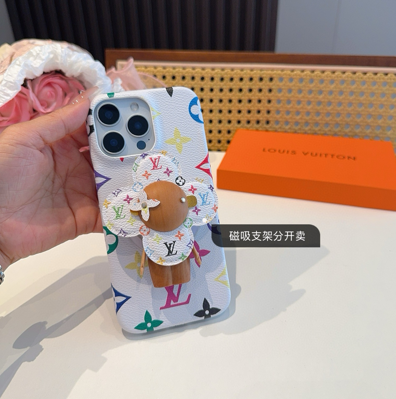磁吸手机壳   磁吸支架 🆕Lv村上隆33彩 白三彩 黑三彩手机壳 Lv经典老花四包手机壳  薇薇安太阳