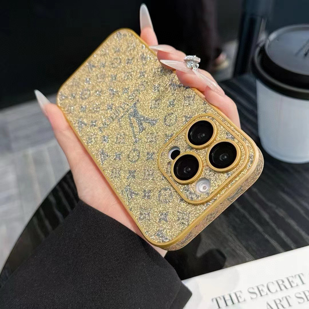 🆕LV手机壳电镀磨砂手感全包精孔手机壳
型号：为了不出现报错型号，请打开本机查看手机设置显示的型号
iP