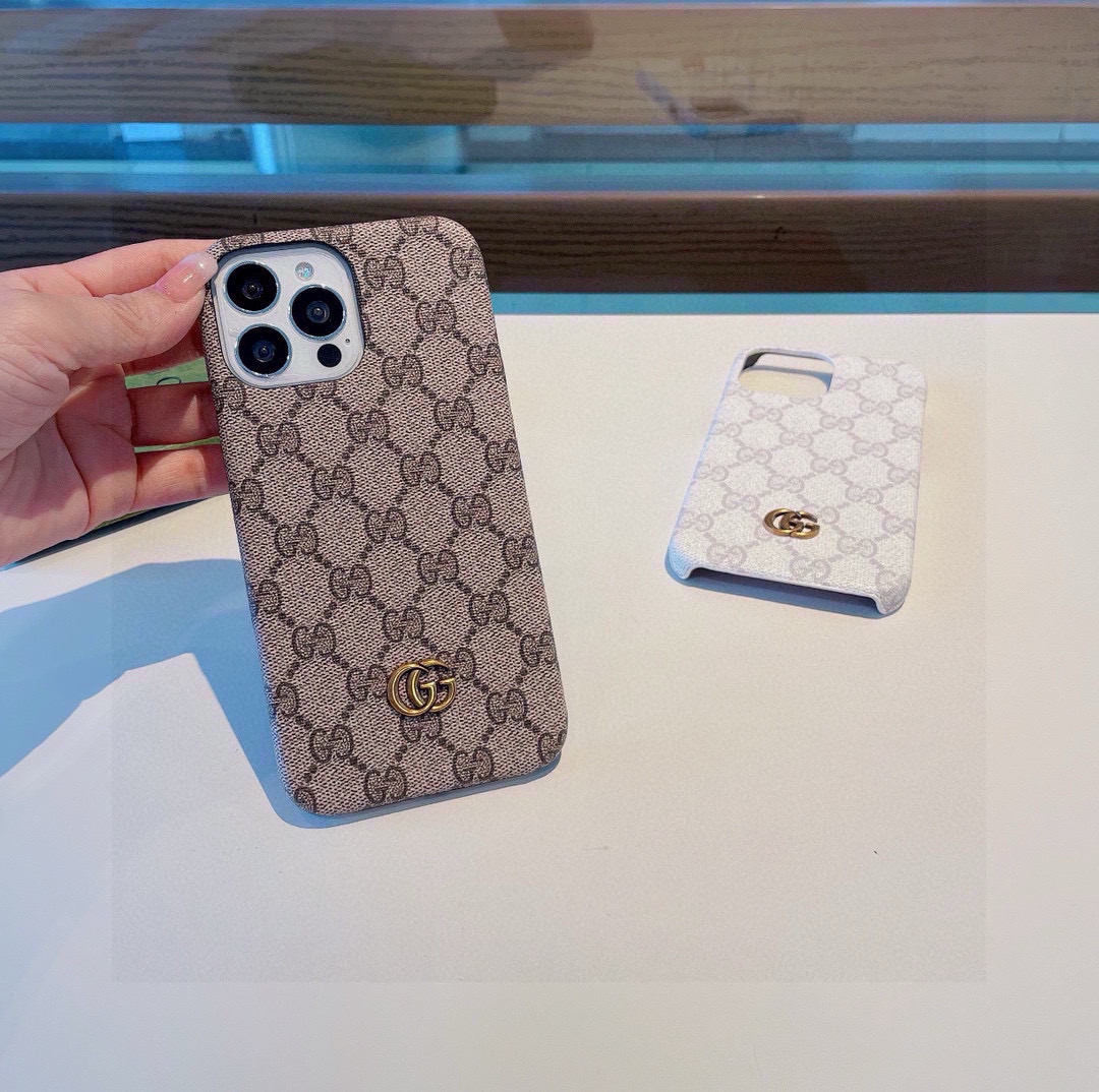 ❤️古驰Gucci经典老花壳，金属标油边手机壳，官网同步发售
iPhone16系列更新 
iPhone1