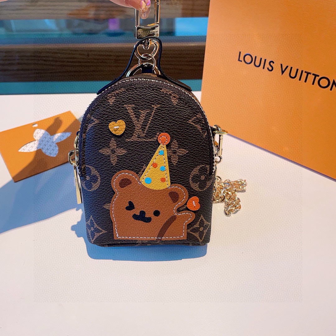 ❗原单货
☀ LOUIS VUITTON 新款卡通链条斜挎小包，mini包包 可装银行卡💄蓝牙耳机…钥匙