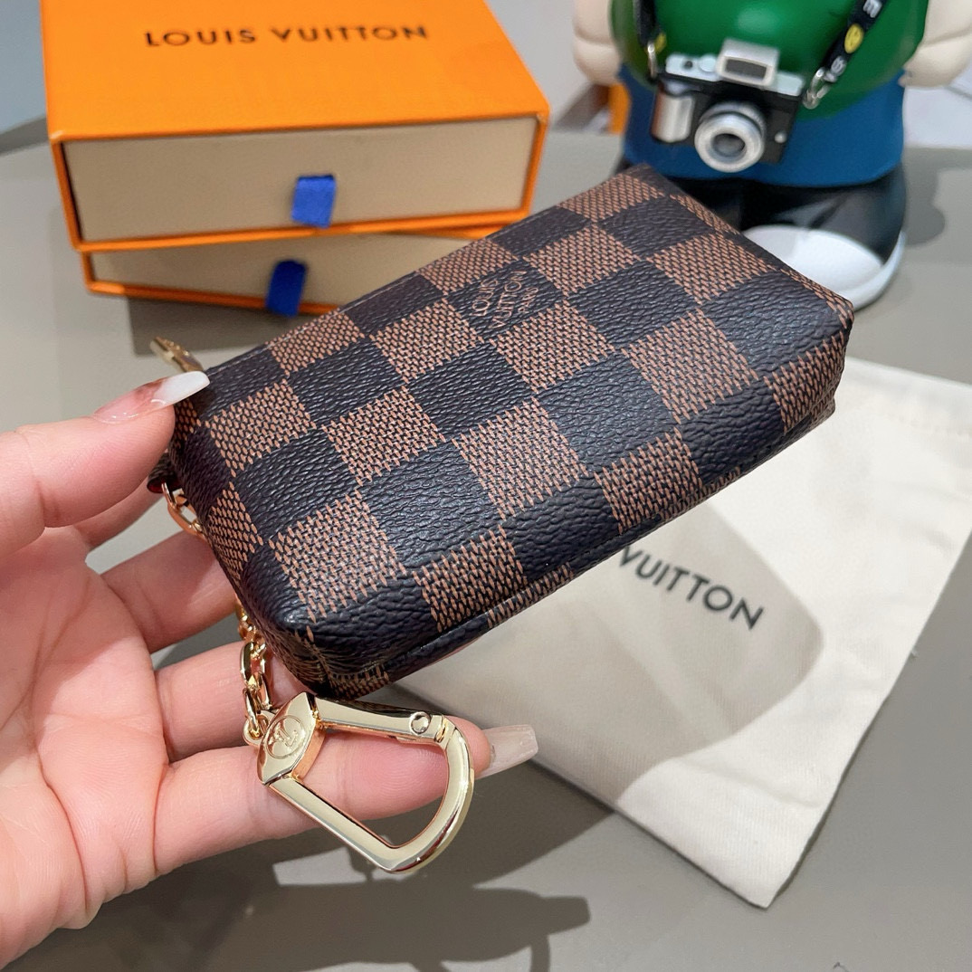  LV零钱包卡包 挂饰☀️Louis Vuitton 路易威登lv钥匙扣钥匙包卡包PU材质 原版logo
