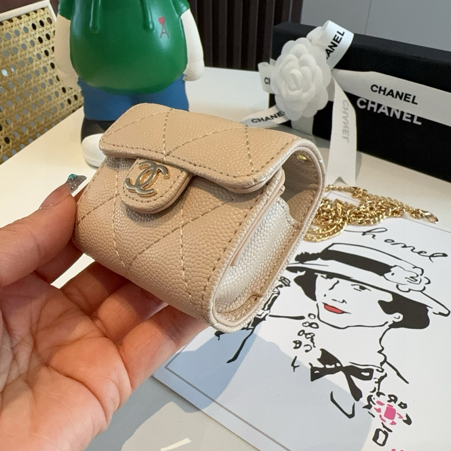 ❤️香奈儿CHANEL经典C3耳机包通用款💥官网11耳机包 
时尚迷你包包，配链条，蓝牙耳机包，包包挂件