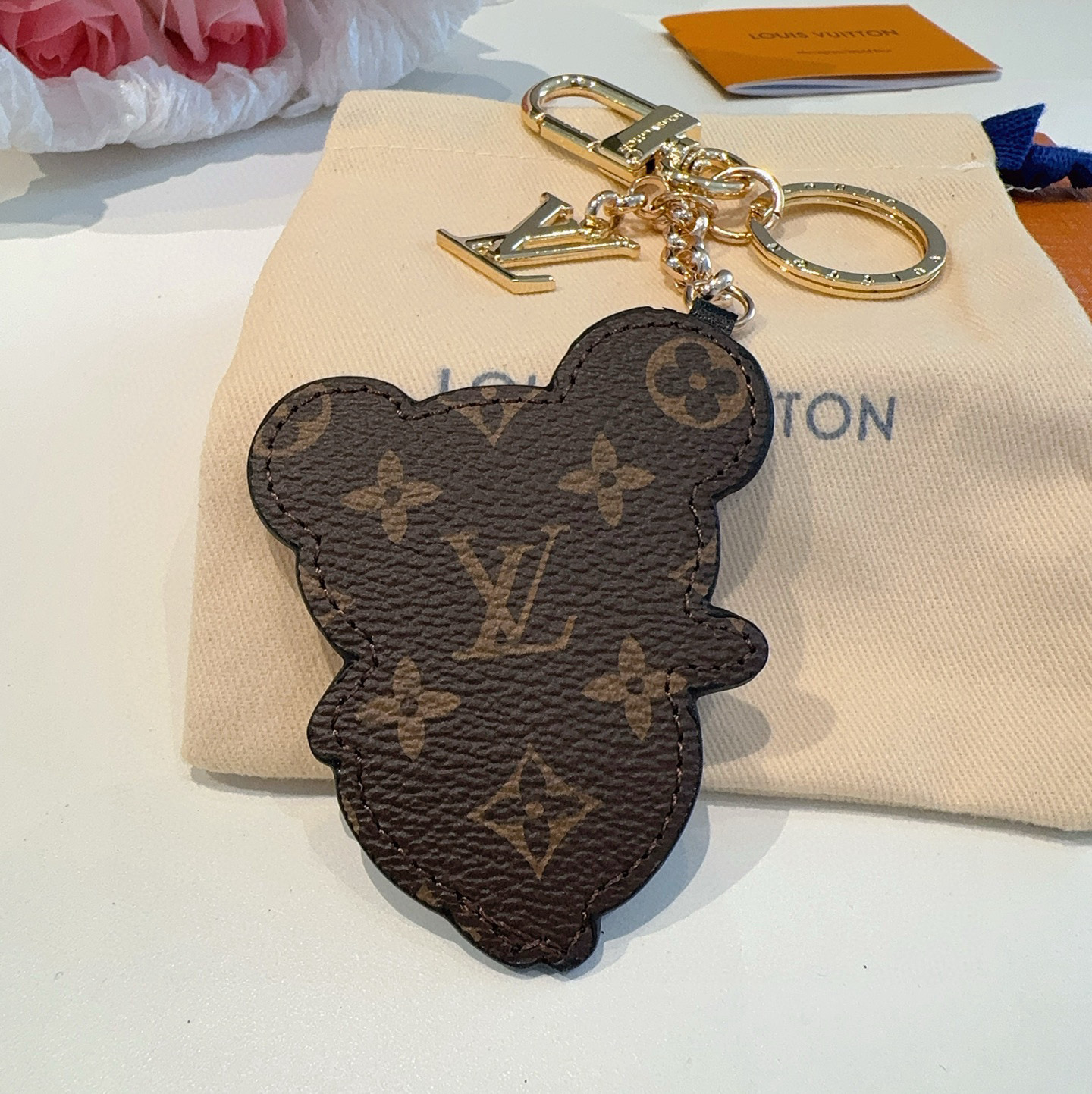 🆕 驴家新款LOUIS VUITTON x村上隆联名款字母卡通设计熊猫挂件 LV钥匙扣 包包挂饰 男女同