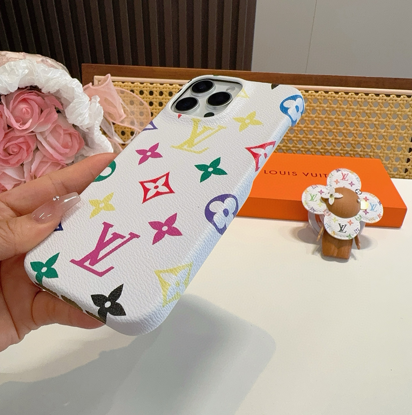 磁吸手机壳   磁吸支架 🆕Lv村上隆33彩 白三彩 黑三彩手机壳 Lv经典老花四包手机壳  薇薇安太阳