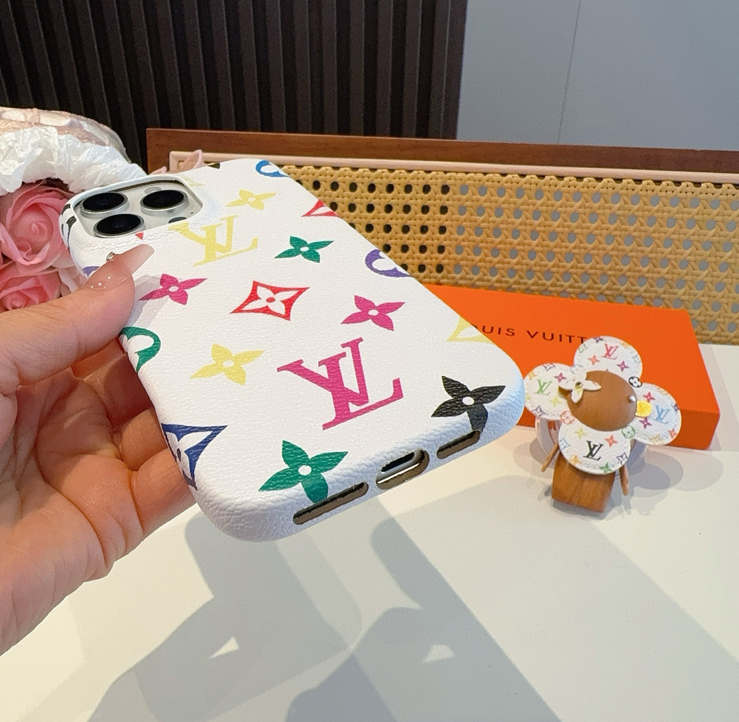 磁吸手机壳   磁吸支架 🆕Lv村上隆33彩 白三彩 黑三彩手机壳 Lv经典老花四包手机壳  薇薇安太阳